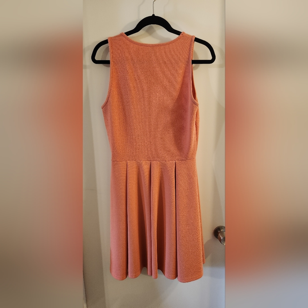 White Mark Peach Sleeveless Mini Dress